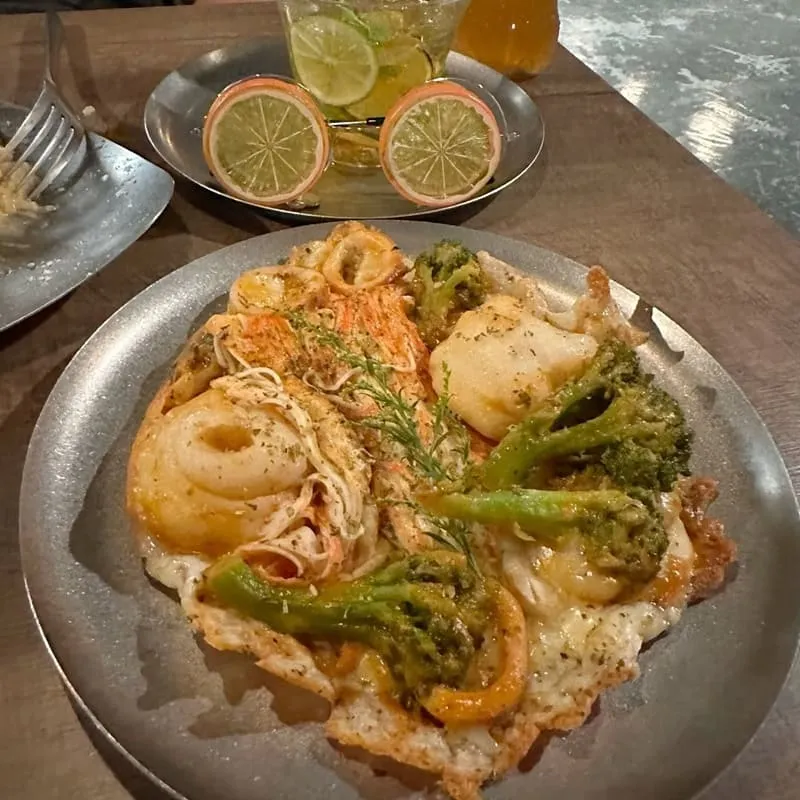 這兒那兒餐酒館