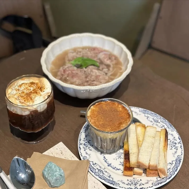 台北寵物友善咖啡｜BéVive 越式餐點
