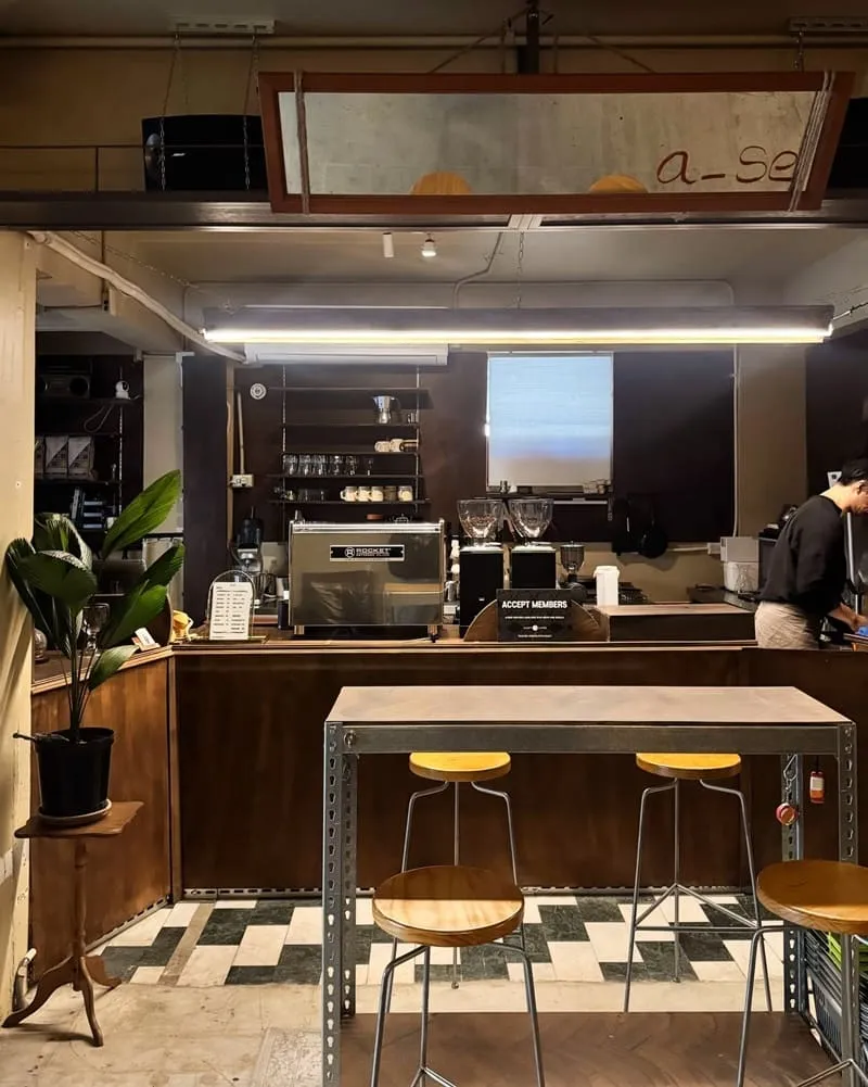a.se cafe|復古工業風與後院綠意,大安區低音量咖啡空間筆記 13 a.se cafe 咖啡廳