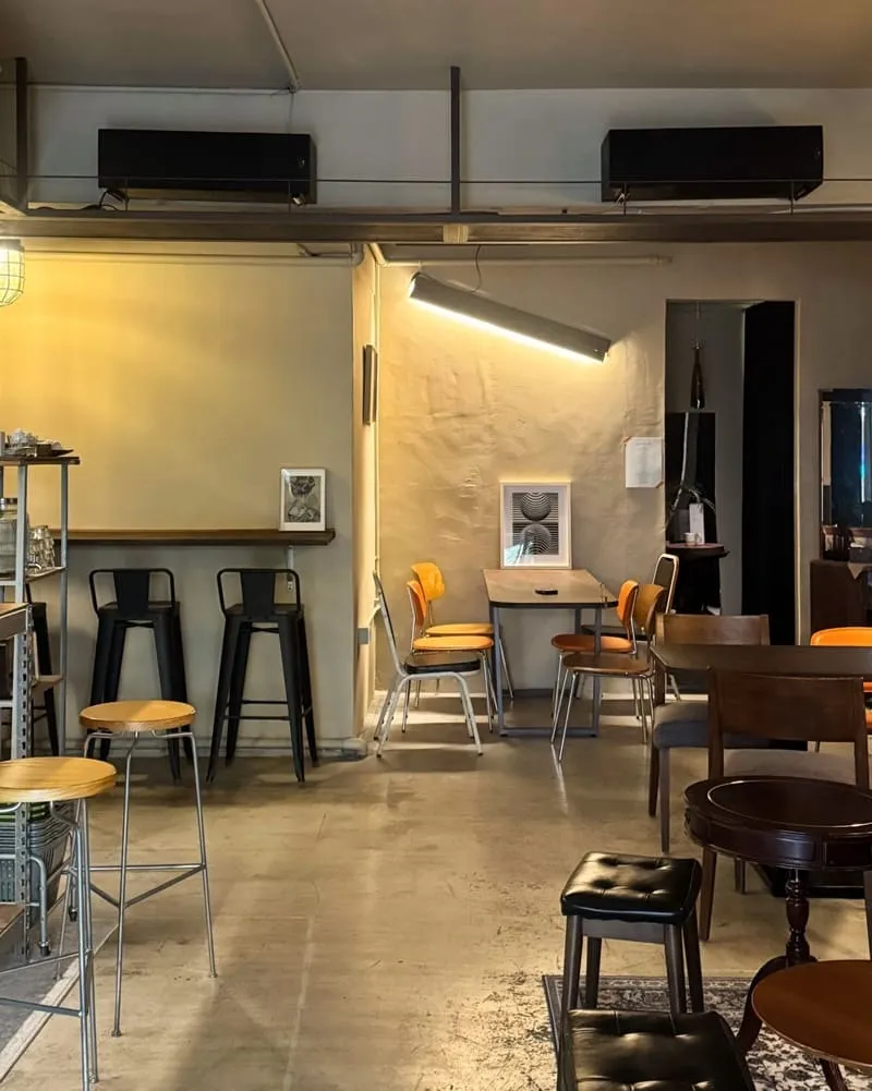 a.se cafe|復古工業風與後院綠意,大安區低音量咖啡空間筆記 7 a.se cafe 咖啡廳