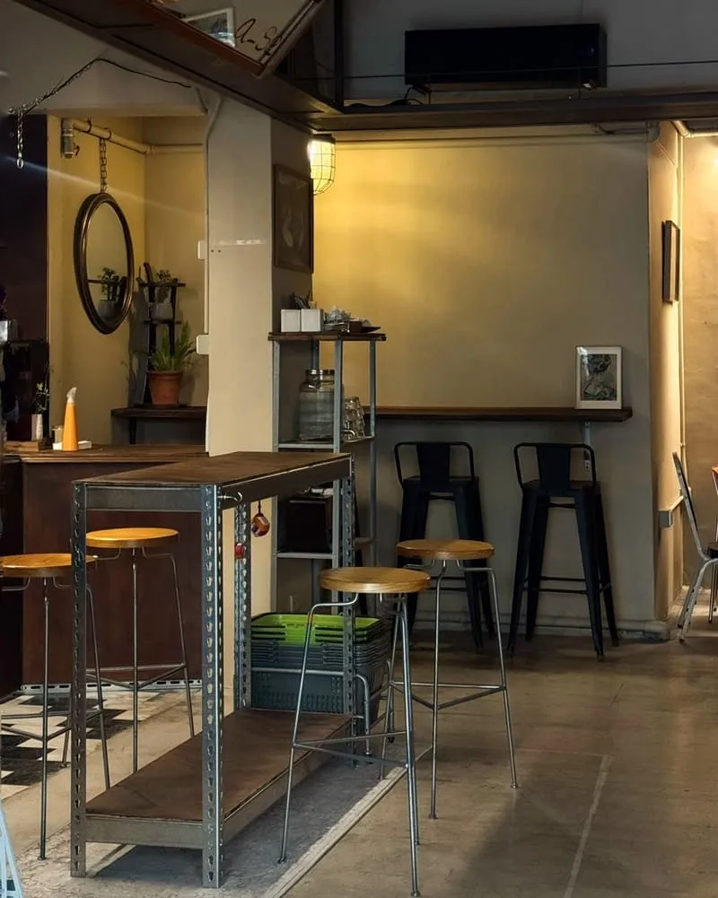 a.se cafe|復古工業風與後院綠意,大安區低音量咖啡空間筆記 8 a.se cafe 咖啡廳