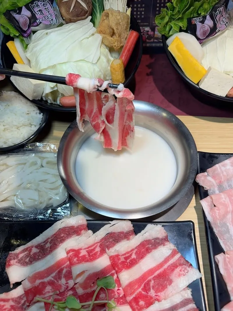 天長地久 幸福鍋品|汐止高 CP 值火鍋,390 起套餐與雙人海陸一次整理 8 天長地久 幸福鍋品|汐止高 CP 值火鍋