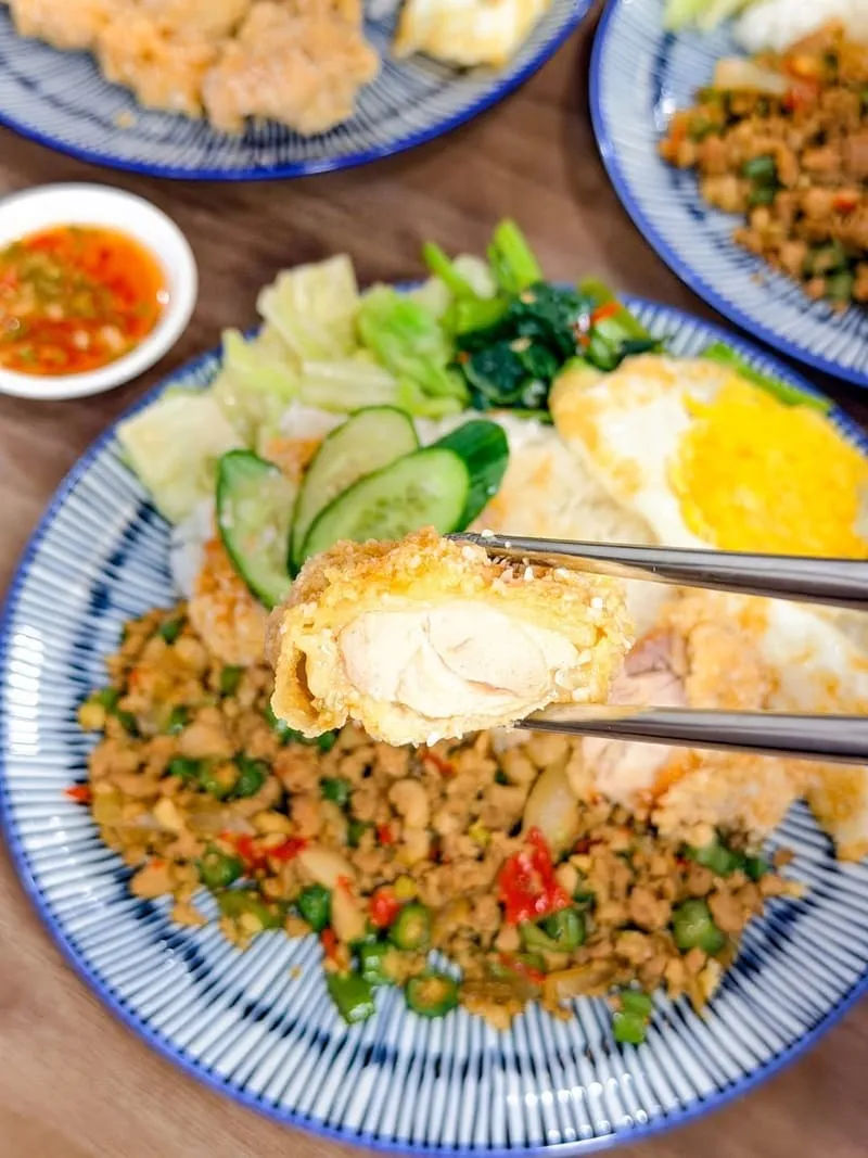 小林泰式椒麻雞打拋豬飯|台中西區午間限定泰式簡餐,三款主食怎麼選 13 小林泰式椒麻雞打拋豬飯