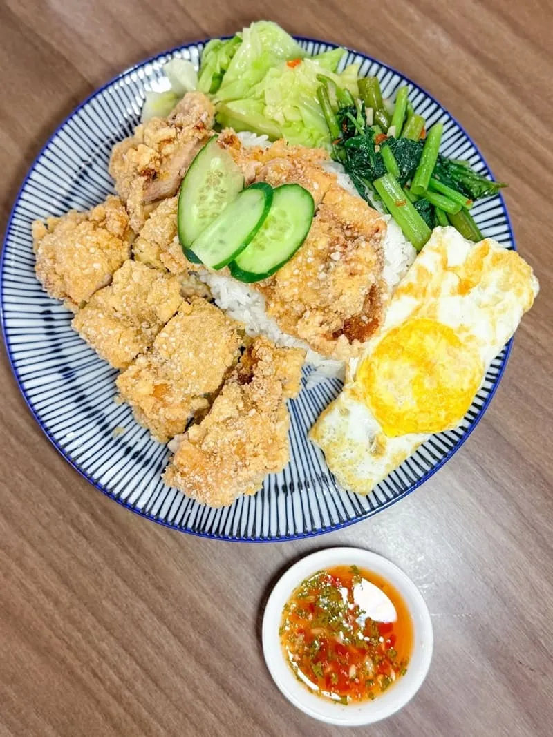 小林泰式椒麻雞打拋豬飯|台中西區午間限定泰式簡餐,三款主食怎麼選 15 小林泰式椒麻雞打拋豬飯