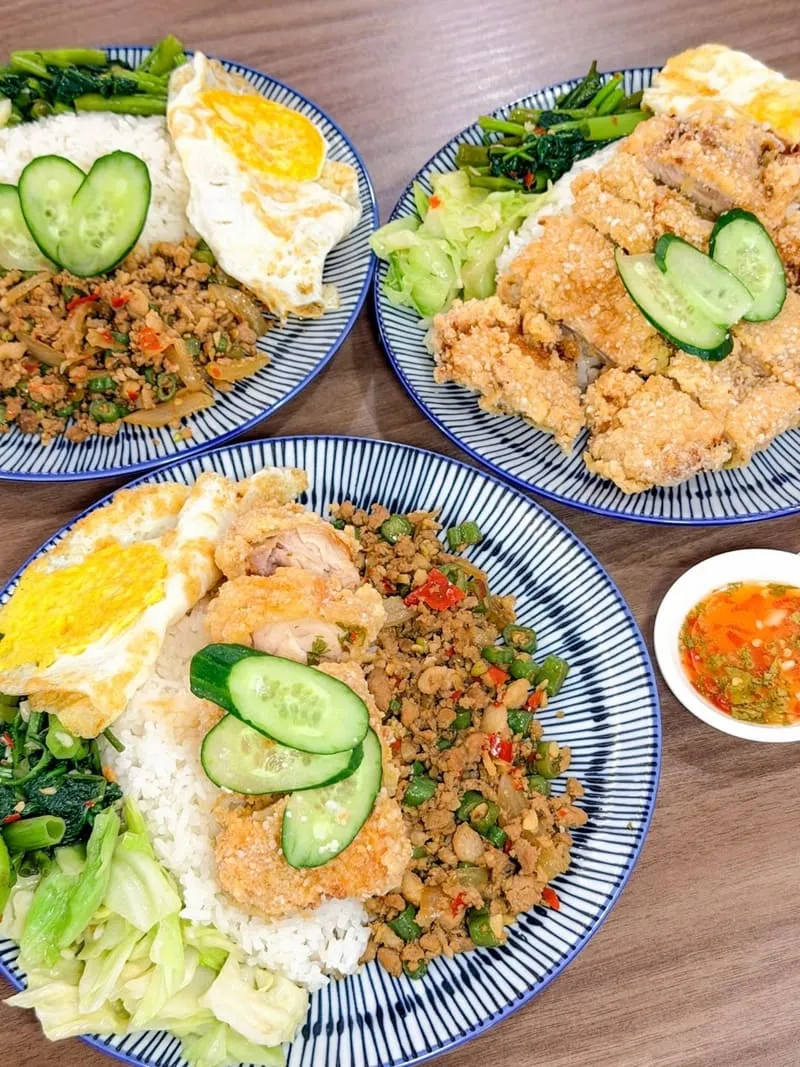 小林泰式椒麻雞打拋豬飯|台中西區午間限定泰式簡餐,三款主食怎麼選 10 小林泰式椒麻雞打拋豬飯