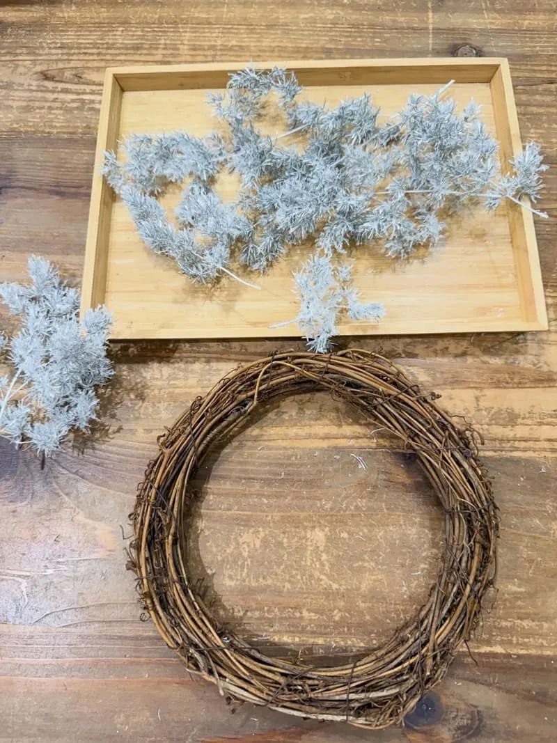 微微享花 花藝工作室|把聖誕做成一個作品:永生花圈的白色儀式 7 微微享花 花藝工作室