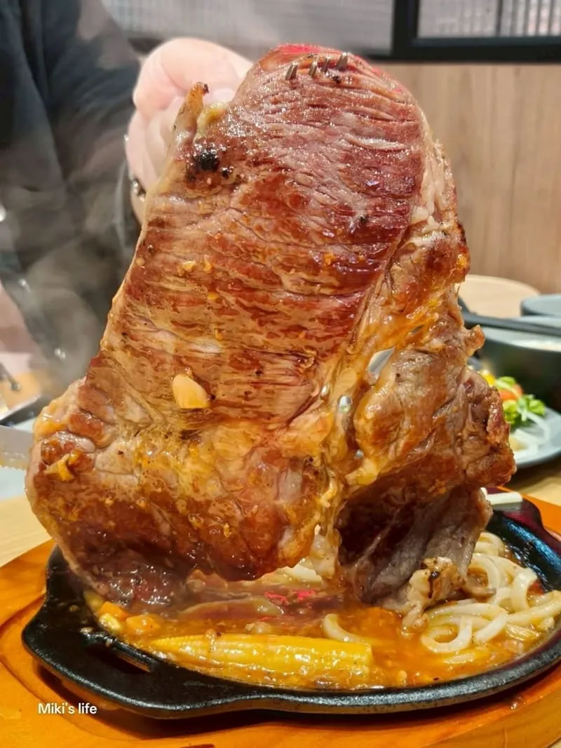 貴族世家mini左營博愛店|排餐+自助吧的日常吃法:披薩炸物、熱食冰品一次到位 4 貴族世家mini左營博愛店