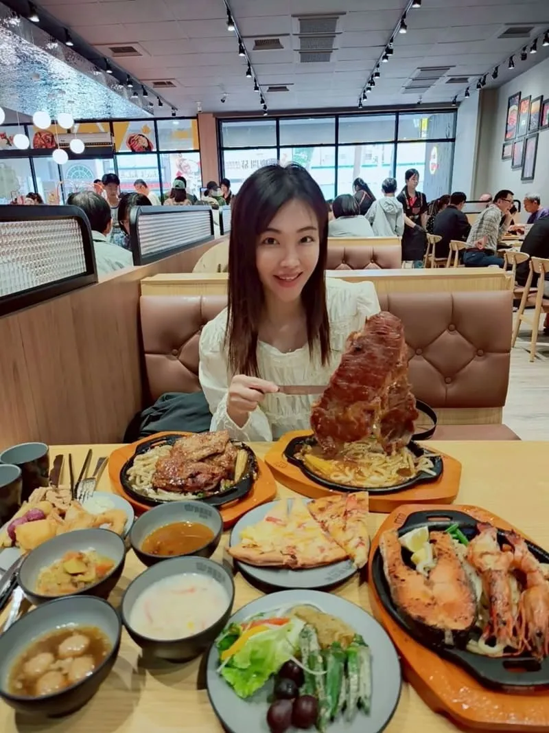 貴族世家mini左營博愛店|排餐+自助吧的日常吃法:披薩炸物、熱食冰品一次到位 8 貴族世家mini左營博愛店