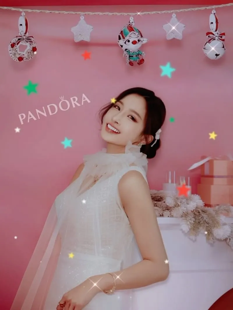 Pandora Together Is a Magical Place 聖誕拍立得|Chelsea 漾與金寶、銀寶的粉紅聖誕片刻 3 Pandora Together Is a Magical Place 聖誕拍立得