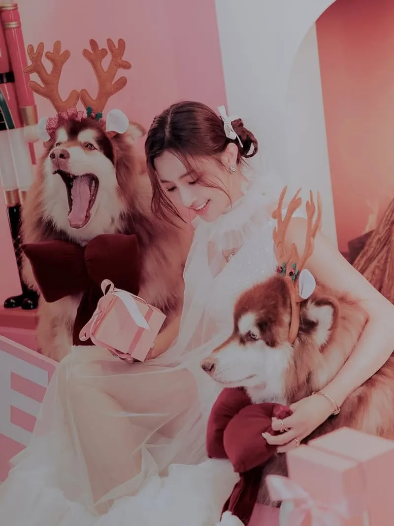 Pandora Together Is a Magical Place 聖誕拍立得|Chelsea 漾與金寶、銀寶的粉紅聖誕片刻 6 Pandora Together Is a Magical Place 聖誕拍立得