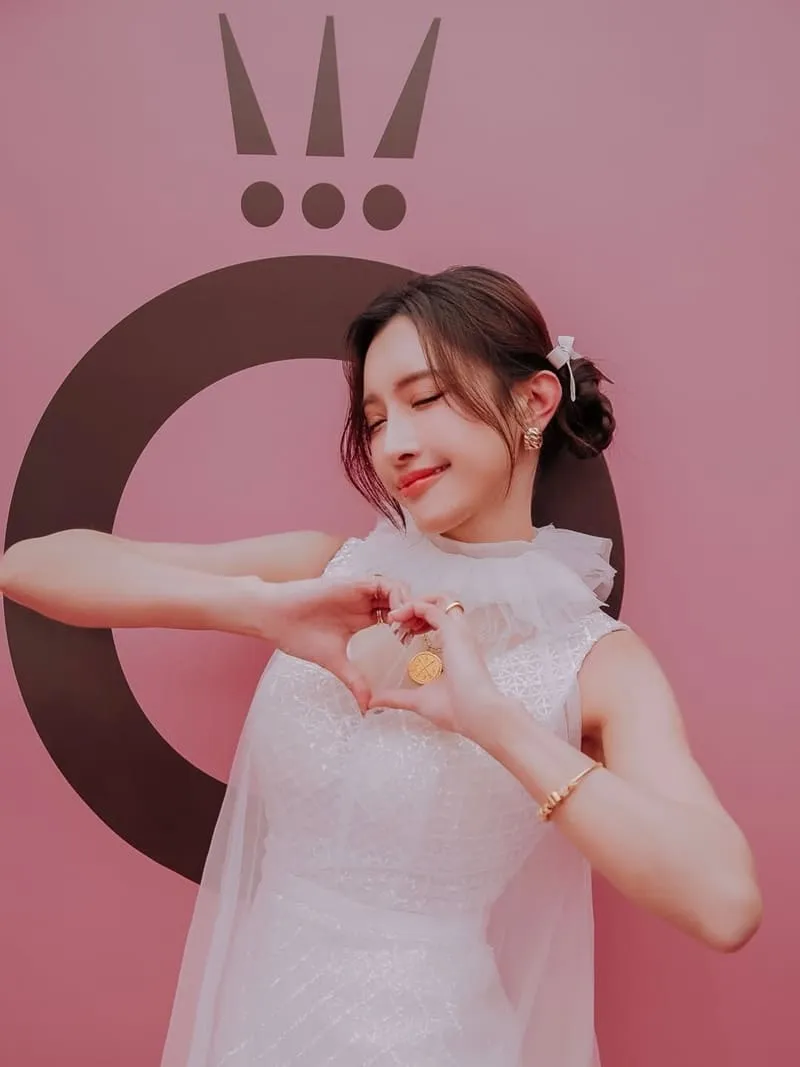 Pandora Together Is a Magical Place 聖誕拍立得|Chelsea 漾與金寶、銀寶的粉紅聖誕片刻 9 Pandora Together Is a Magical Place 聖誕拍立得