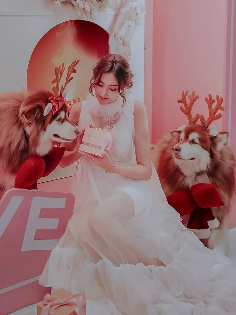 Pandora Together Is a Magical Place 聖誕拍立得|Chelsea 漾與金寶、銀寶的粉紅聖誕片刻 11 Pandora Together Is a Magical Place 聖誕拍立得