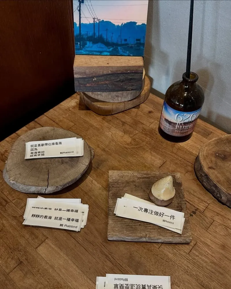 鵵Rabbird|石門海邊慢咖啡,面海窗景、老件侘寂與品飲流程一次懂 9 鵵Rabbird|石門海邊慢咖啡