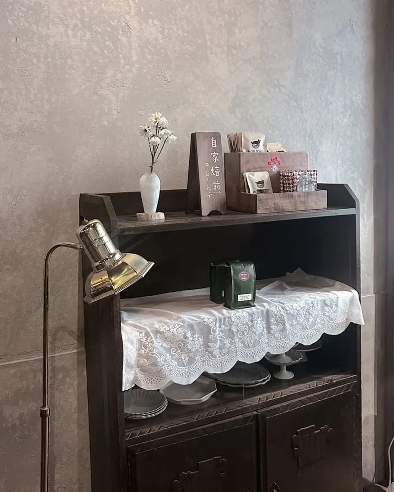 Twomi Coffee 岡山店|岡山巷弄慢步調咖啡時光,昭和復古氛圍與甜點陪伴 11 twomi coffee 15