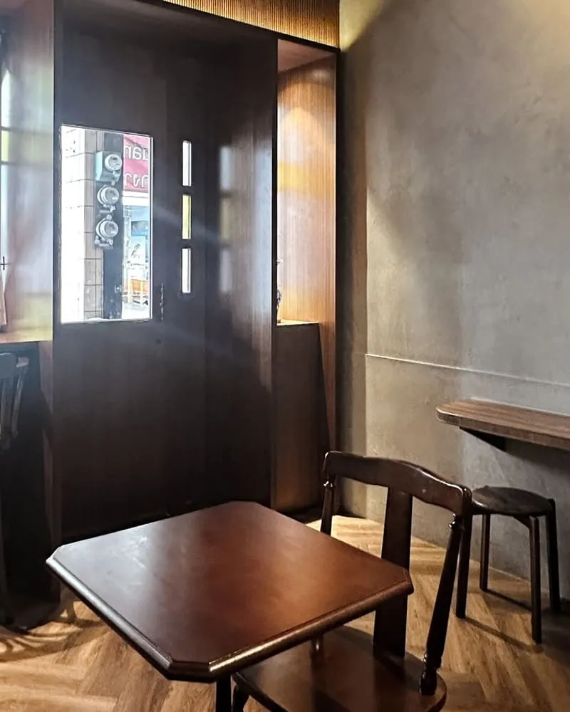 Twomi Coffee 岡山店|岡山巷弄慢步調咖啡時光,昭和復古氛圍與甜點陪伴 12 twomi coffee 16