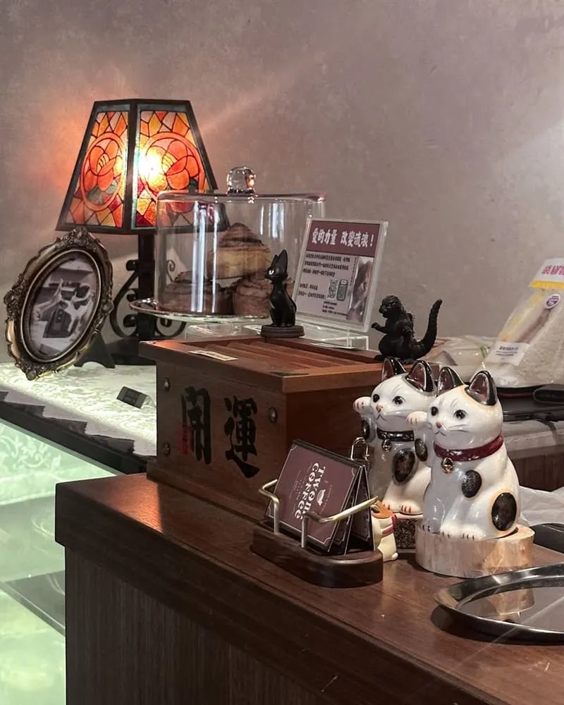 Twomi Coffee 岡山店|岡山巷弄慢步調咖啡時光,昭和復古氛圍與甜點陪伴 5 twomi coffee 3