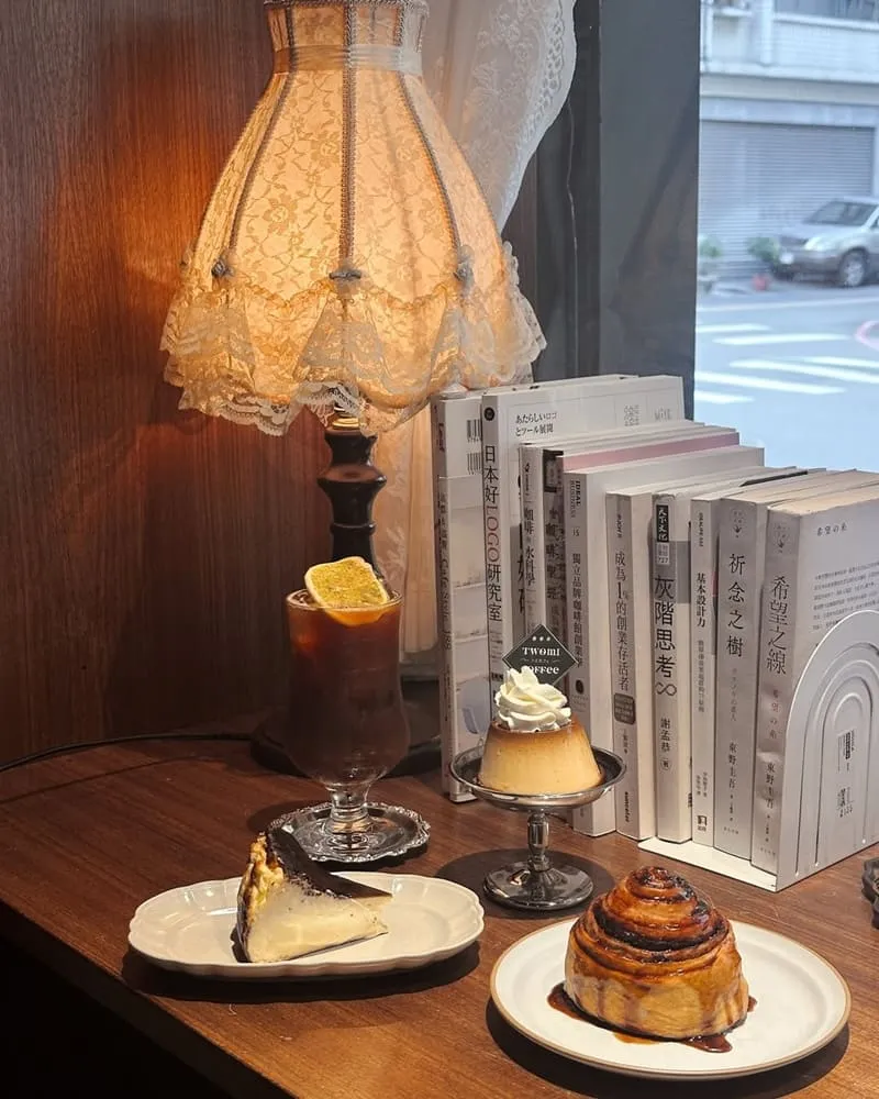Twomi Coffee 岡山店|岡山巷弄慢步調咖啡時光,昭和復古氛圍與甜點陪伴 8 twomi coffee 6
