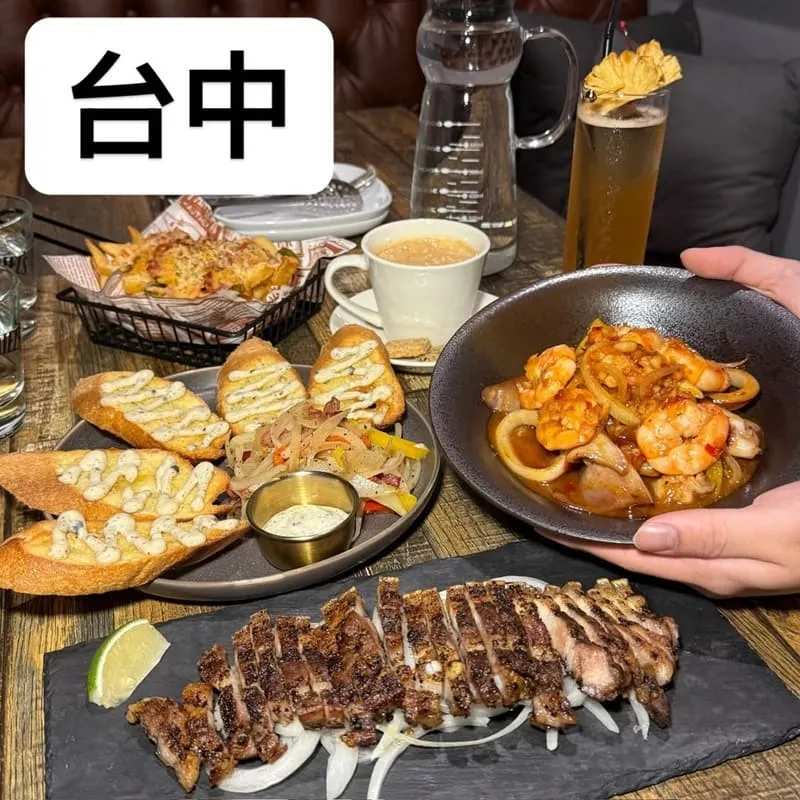 Wanderer Bar. 流浪者|忠誠街巷弄夜生活記錄,紅磚吧台與人生酒單的節奏 3 Wanderer Bar. 流浪者