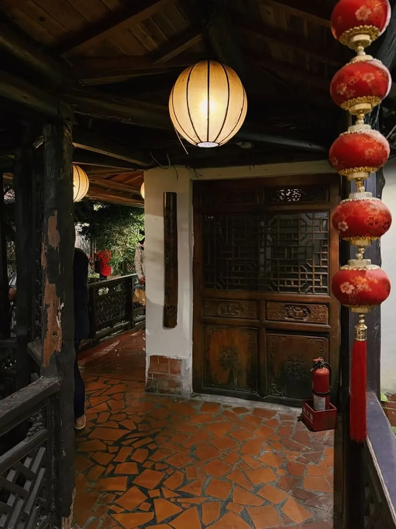 竹居茶樓|帶狗狗坐榻榻米看錦鯉,池畔窗景與港點點餐節奏一次整理 13 竹居茶樓|寵物友善