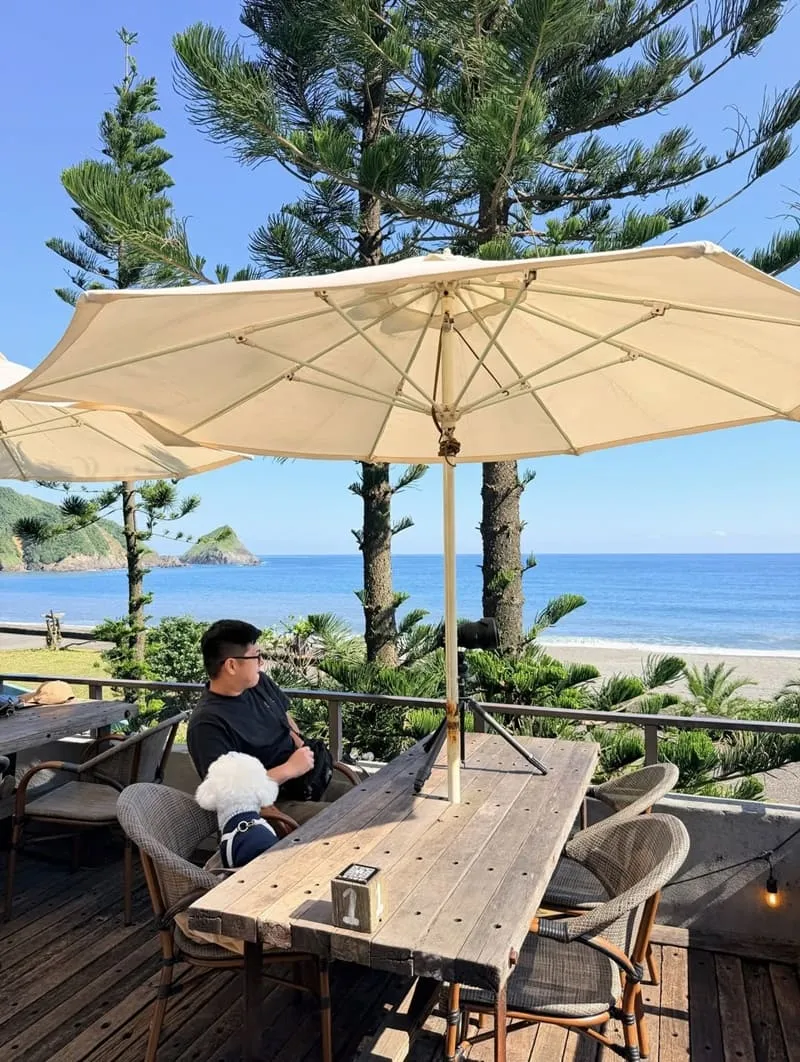 笑ㄟCafé|宜蘭看海咖啡廳拍照指南:晴天藍海怎麼拍、室內備案怎麼選 3 笑ㄟCafé|宜蘭看海咖啡廳